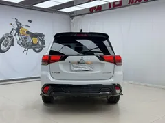 2021 Mitsubishi Outlander 2.0L 2WD 5, белый — фото 5
