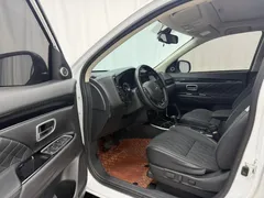 2021 Mitsubishi Outlander 2.0L 2WD 5, белый — фото 7