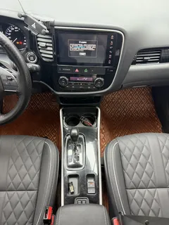 2021 Mitsubishi Outlander 2.0L 2WD 5, белый — фото 13