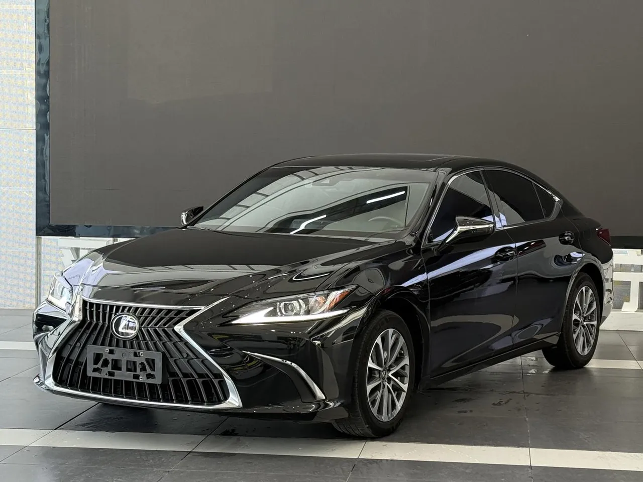 2021 Lexus ES 260