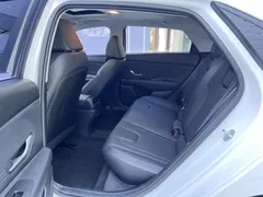 2023 Hyundai Elantra 1.5L CVT LUX Premium, белый — фото 16