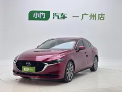 2021 Mazda Mazda3 2.0L AT, красный — фото 1