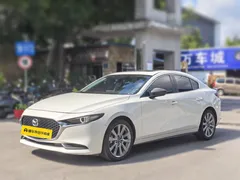 2021 Mazda Mazda3 2.0L AT, белый — фото 1