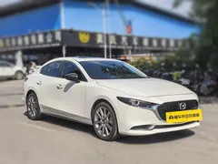 2021 Mazda Mazda3 2.0L AT, белый — фото 3