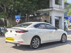 2021 Mazda Mazda3 2.0L AT, белый — фото 7