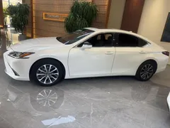 2022 Lexus ES 200 Excellence, белый — фото 8