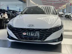 2023 Hyundai Elantra 1.5L CVT LUX Premium, белый — фото 2