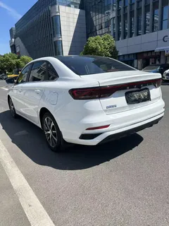 2022 Geely Emgrand 4th Gen 1.5L CVT Premium, белый — фото 11