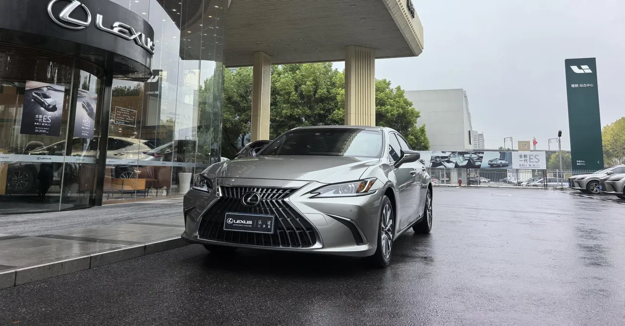 2022 Lexus ES 200 Excellence