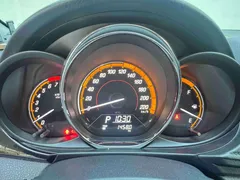 2022 Toyota Yaris L Zhixuan X 1.5L CVT Premium, белый — фото 13