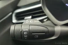2022 Geely Emgrand 4th Gen 1.5L CVT Premium, белый — фото 24