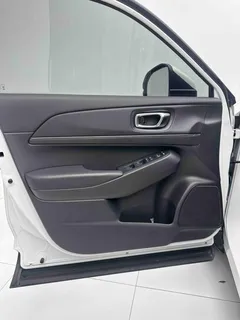 2023 Honda Vezel 1.5L CVT Tech, белый — фото 17
