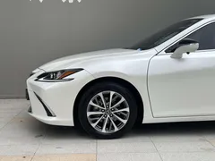 2022 Lexus ES 200 Excellence, белый — фото 4