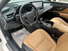 2022 Lexus ES 200 Excellence, белый — фото 7