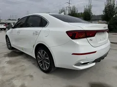 2021 Kia Cerato 1.5L CVT Fashion, белый — фото 9