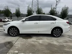 2021 Kia Cerato 1.5L CVT Fashion, белый — фото 10