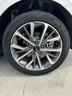 2021 Kia Cerato 1.5L CVT Fashion, белый — фото 15