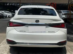 2021 Lexus ES 200 Excellence, белый — фото 6