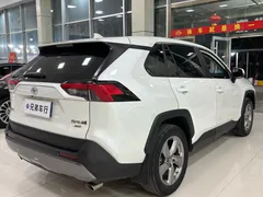 2021 Toyota RAV4 2.0L CVT 4WD Fashion Plus, белый — фото 9