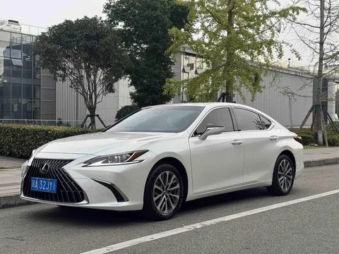 2021 Lexus ES 200 Excellence