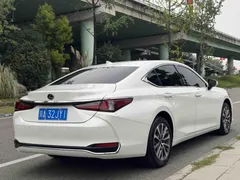 2021 Lexus ES 200 Excellence, белый — фото 4