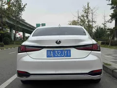 2021 Lexus ES 200 Excellence, белый — фото 5