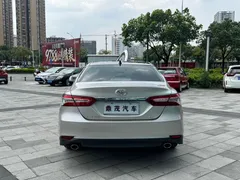 2021 Toyota Camry 2.5G Luxury — фото 4