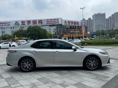 2021 Toyota Camry 2.5G Luxury — фото 5