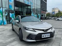 2021 Toyota Camry 2.5G Luxury — фото 6