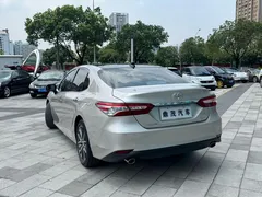 2021 Toyota Camry 2.5G Luxury — фото 9