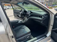 2021 Toyota Camry 2.5G Luxury — фото 13