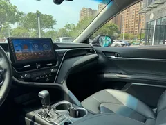 2021 Toyota Camry 2.5G Luxury — фото 22
