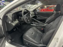 2022 Hyundai Elantra 1.5L CVT LUX Premium, белый — фото 4