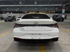 2022 Hyundai Elantra 1.5L CVT LUX Premium, белый — фото 8