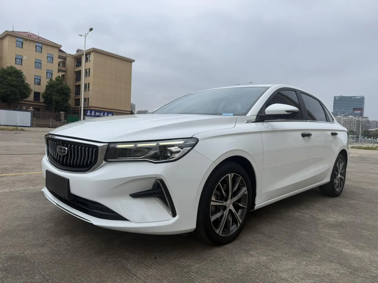 2023 Geely Emgrand 4th Gen 1.5L CVT Premium Champion
