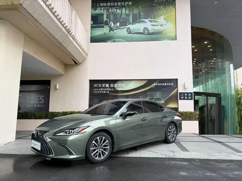 2022 Lexus ES 200 Excellence