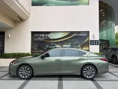 2022 Lexus ES 200 Excellence, зелёный — фото 2