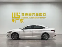 2021 Lexus ES 200 Excellence, белый — фото 4