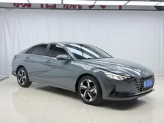 2022 Hyundai Elantra 1.5L CVT LUX Premium — фото 3