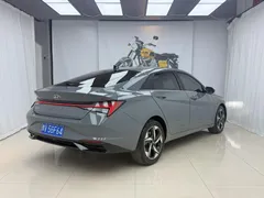 2022 Hyundai Elantra 1.5L CVT LUX Premium — фото 4
