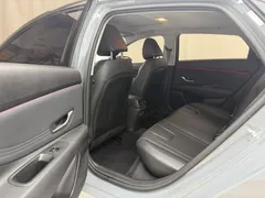 2022 Hyundai Elantra 1.5L CVT LUX Premium — фото 12