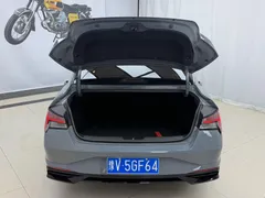 2022 Hyundai Elantra 1.5L CVT LUX Premium — фото 16