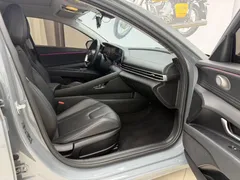 2022 Hyundai Elantra 1.5L CVT LUX Premium — фото 18