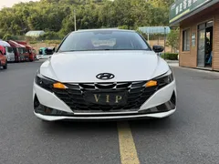 2023 Hyundai Elantra 1.5L CVT LUX Premium, белый — фото 2