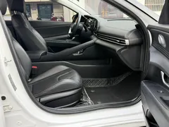 2023 Hyundai Elantra 1.5L CVT LUX Premium, белый — фото 4