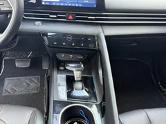 2023 Hyundai Elantra 1.5L CVT LUX Premium, белый — фото 10