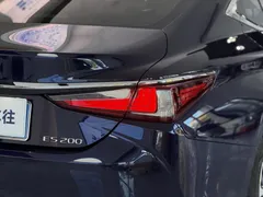 2022 Lexus ES 200 Excellence, синий — фото 19