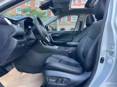 2022 Toyota RAV4 2.0L CVT 2WD Fashion, белый — фото 6