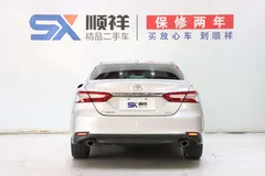 2021 Toyota Camry 2.0G Luxury, белый — фото 6