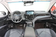 2021 Toyota Camry 2.0G Luxury, белый — фото 10